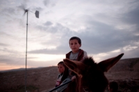 Electricity provides a lifeline in Esfai, under threat of forced displacement inside firing zone 918. Esfai, January 2010. Photo: Eduardo Soteras